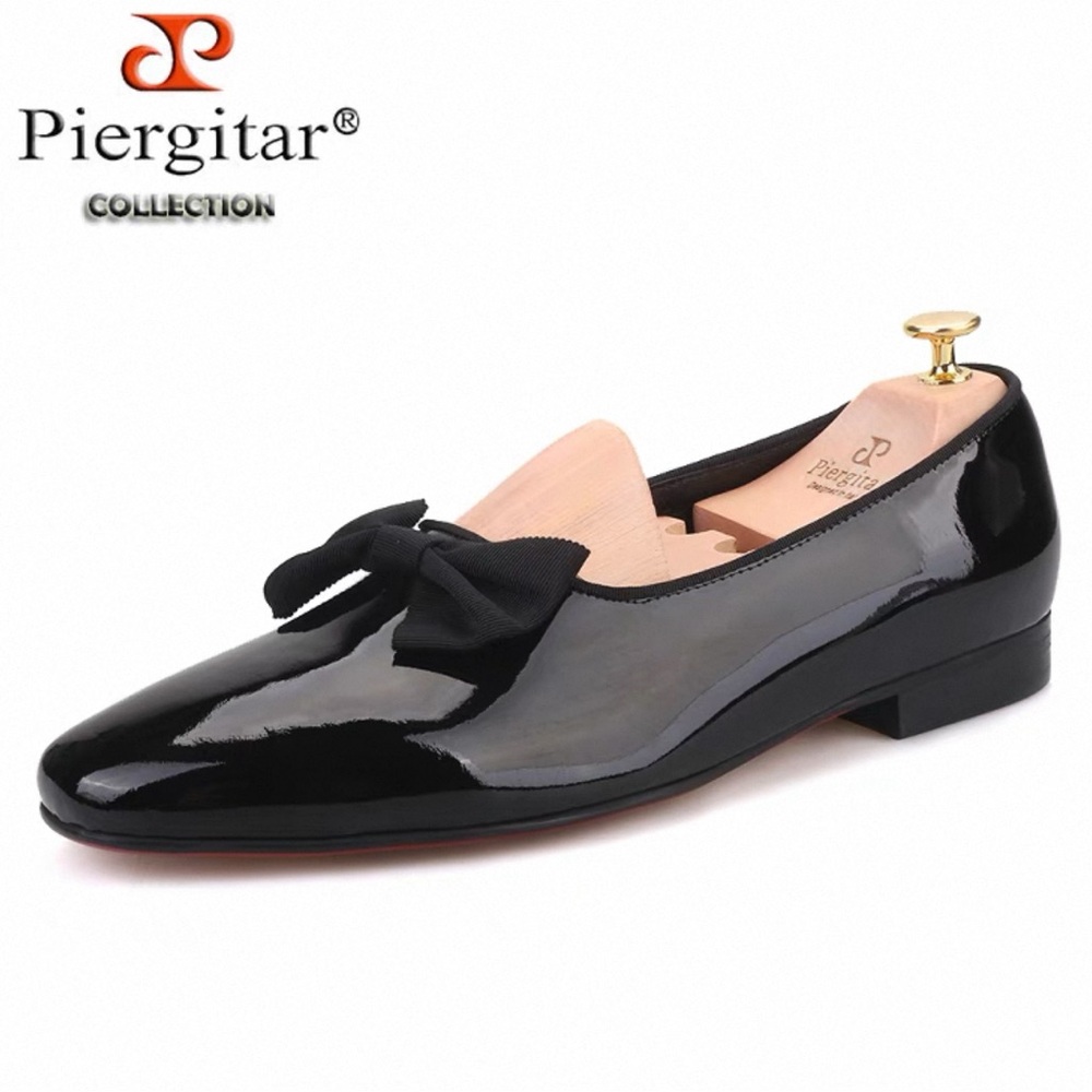 Elegant Black Slip-On Loafers with Bow Detail Size US 8